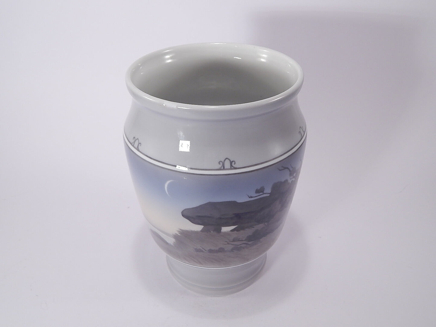 Royal Copenhagen porcellana Vaso in "Dolmen e la Luna" cod 2192/1906 d'antiquariato, cm 24