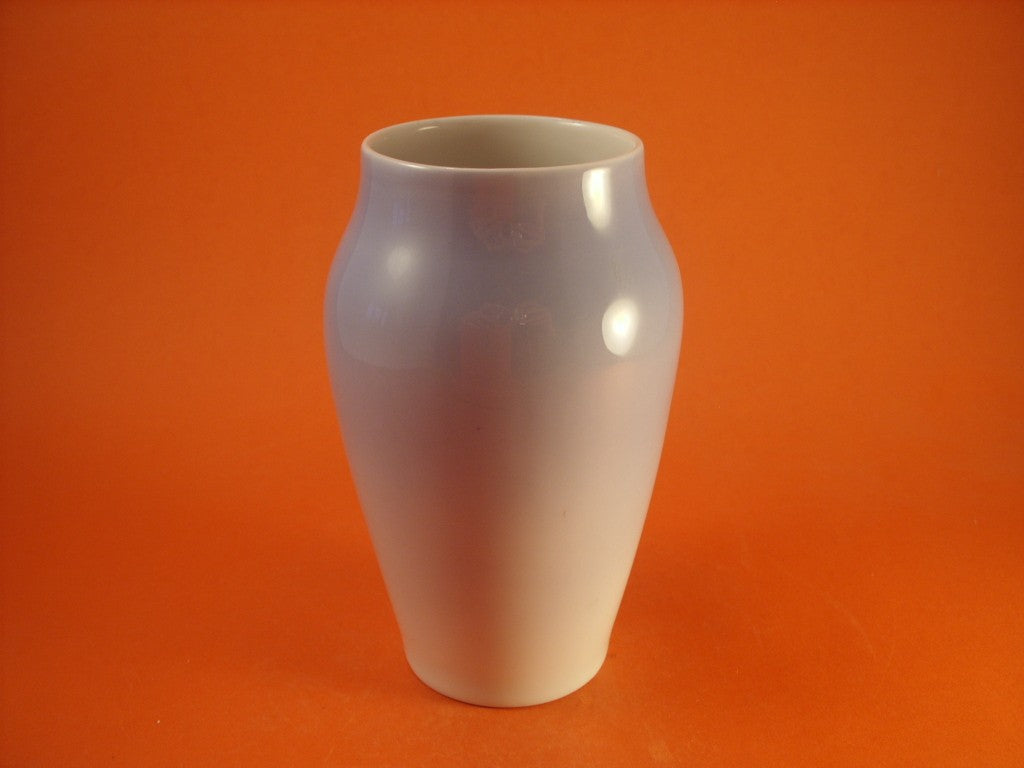 Vaso in "Fiore Bianco" cod 2668/2037 Royal Copenhagen porcellana autentica, cm 15