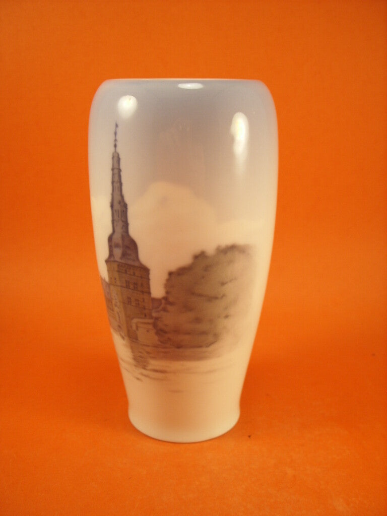Royal Copenhagen Vaso in "Frederiksberg" cod 4569 decorazione porcellana da collezione, cm 17
