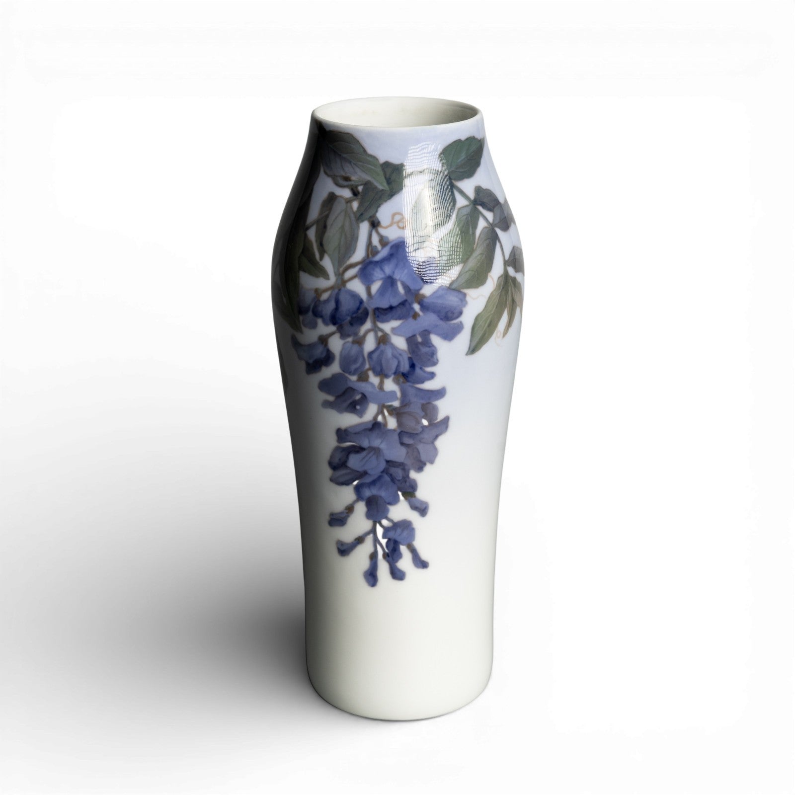 Royal Copenhagen Vaso in "Glicine con Farfalle" cod 181-232 porcellana dipinta a mano, cm 24