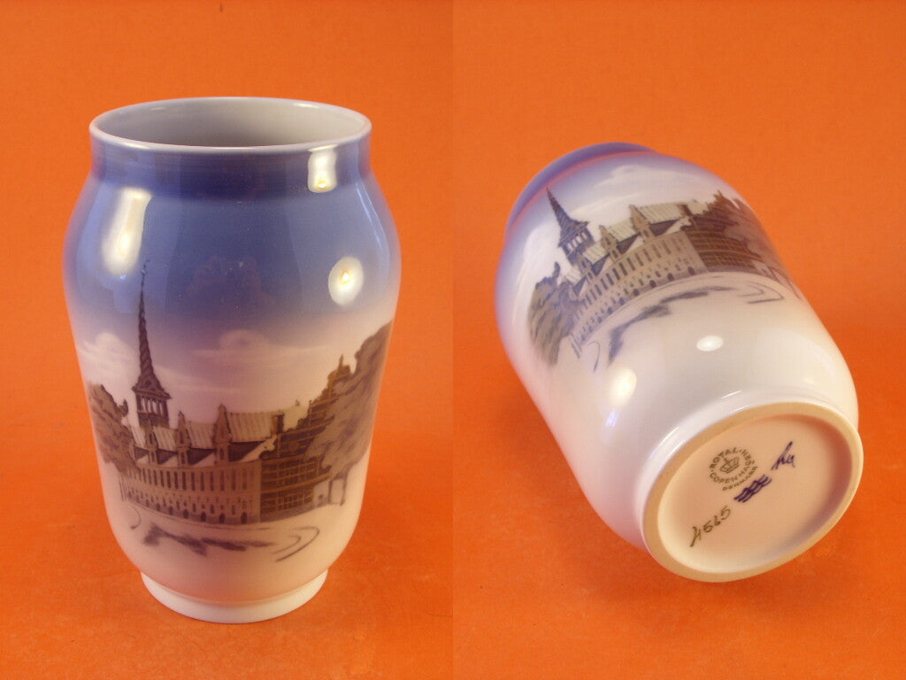 Vaso in "Il Palazzo della Borsa" cod 4565 porcellana pezzo raro da collezione, cm 17