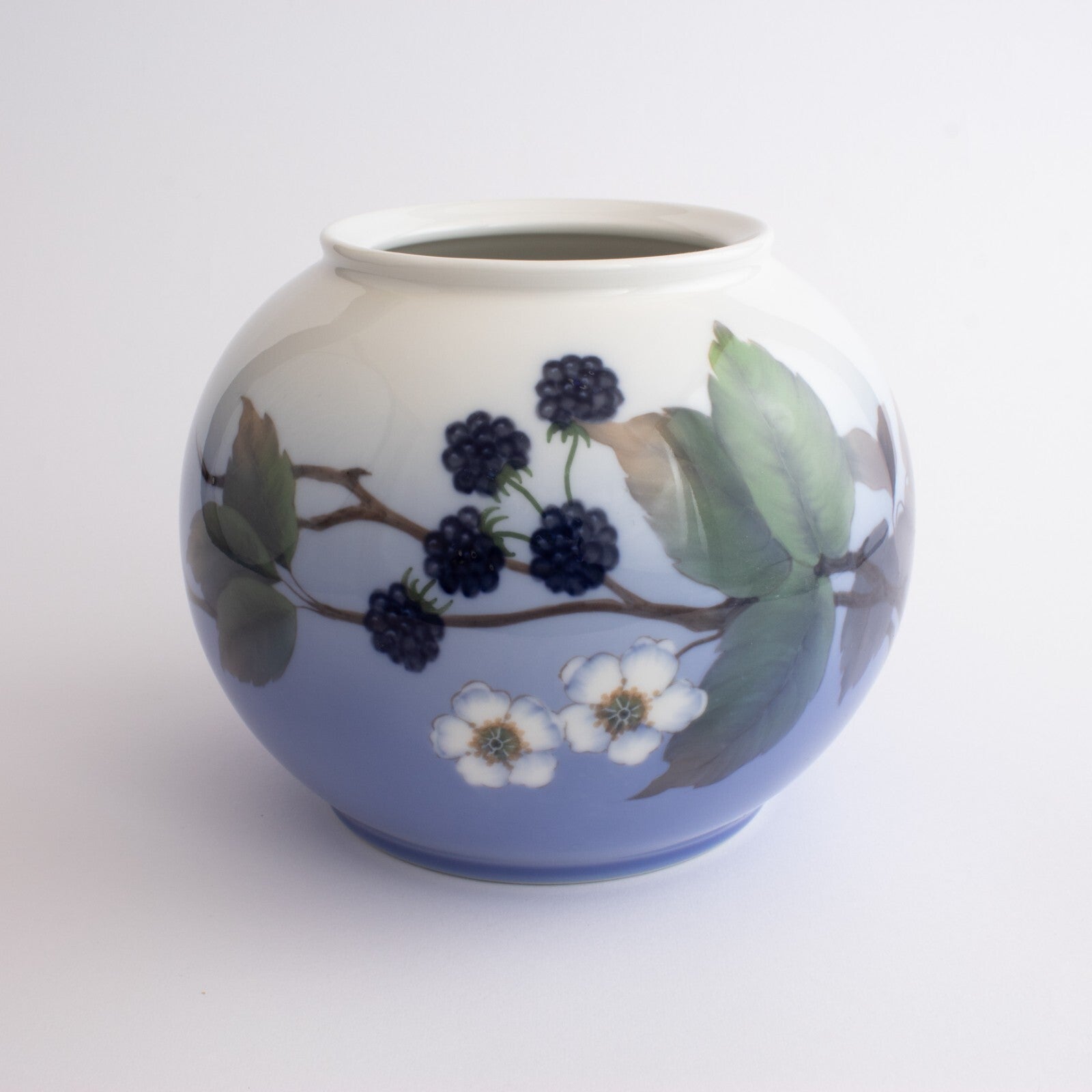 Vaso in "Le More" Sfera cod 288-42-6 Royal Copenhagen porcellana autentica, cm 15