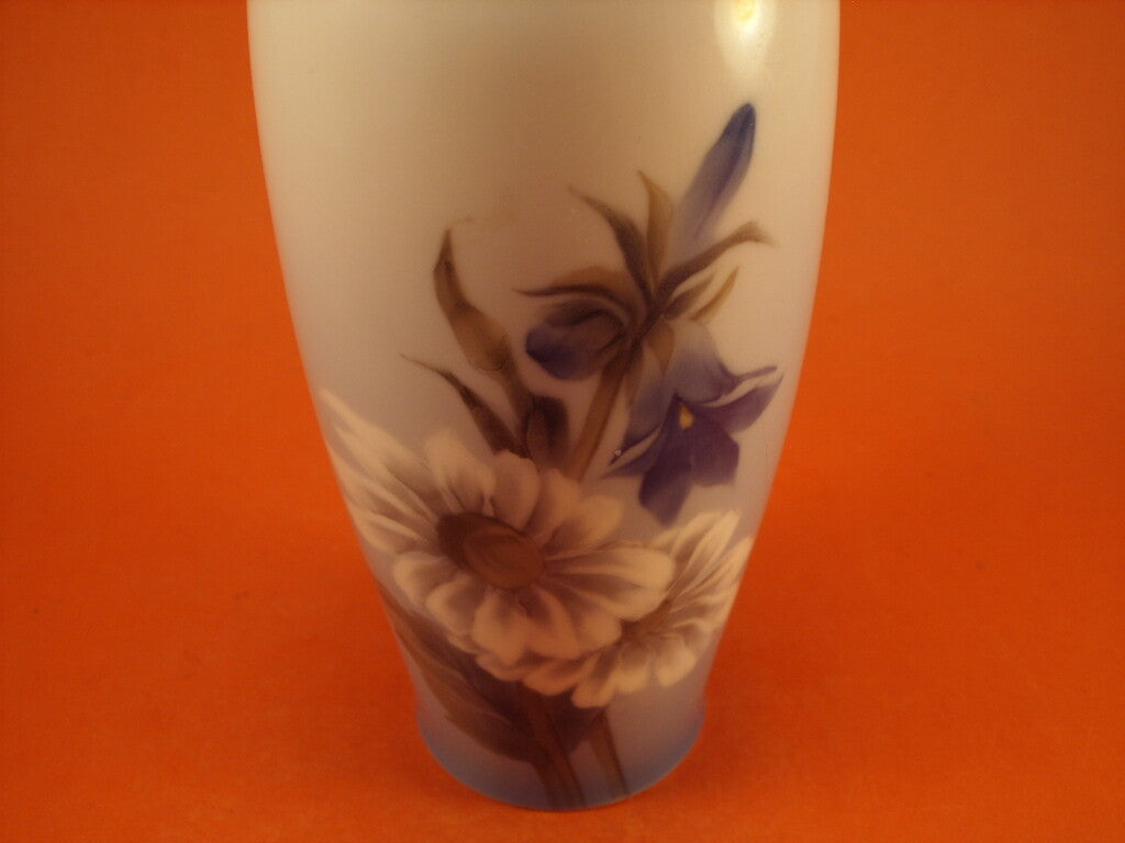 Vaso in "Margherita e Campanula" cod 2651/235 porcellana pezzo da collezione, cm 17