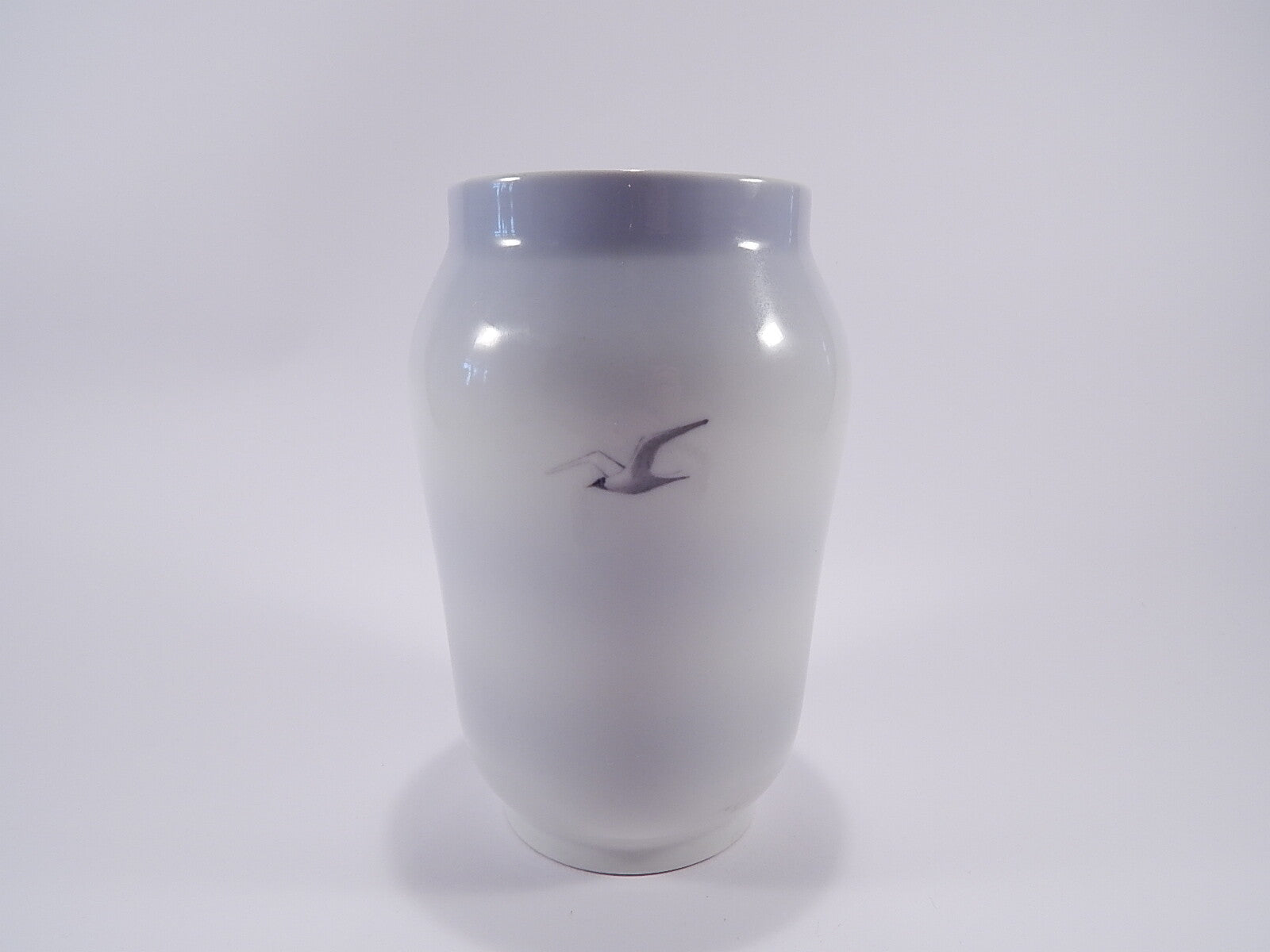 Vaso in "Marina con Barca a Vela" cod 2730/108 Royal Copenhagen porcellana autentica, cm 17
