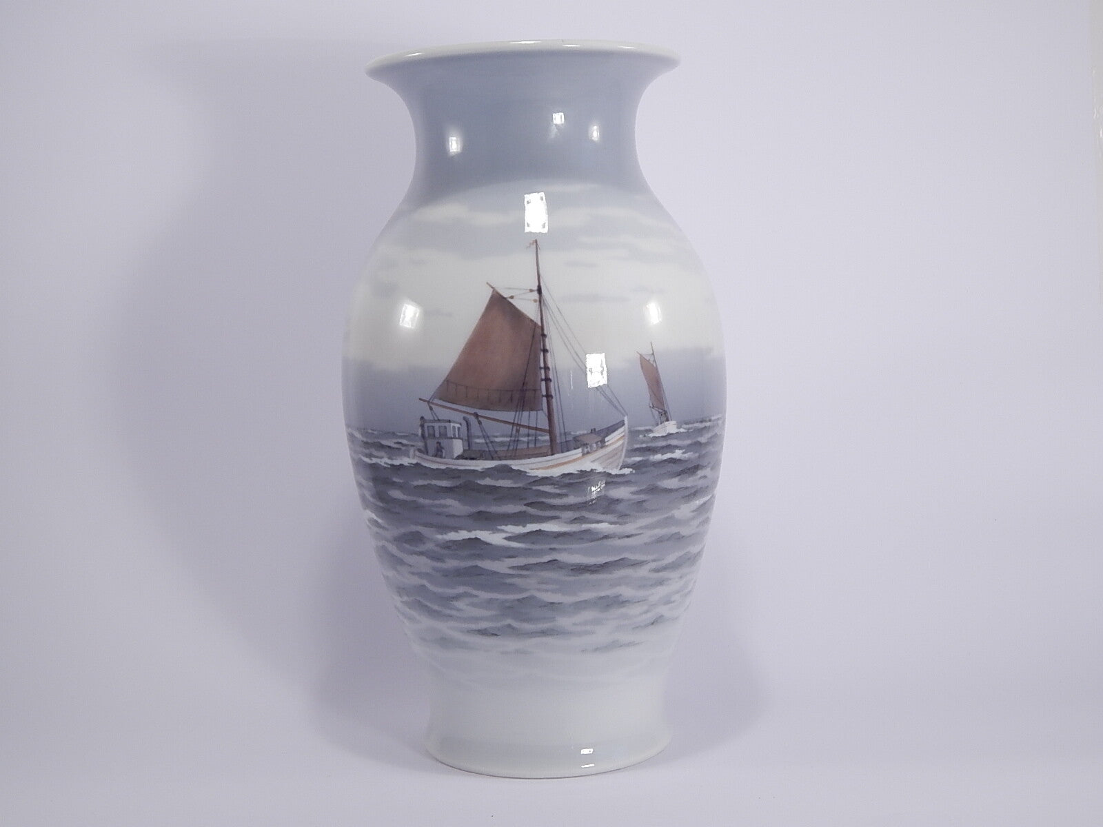 Vaso in "Marina con Barche" cod 2815/2984 Royal Copenhagen porcellana autentica, cm 33,5