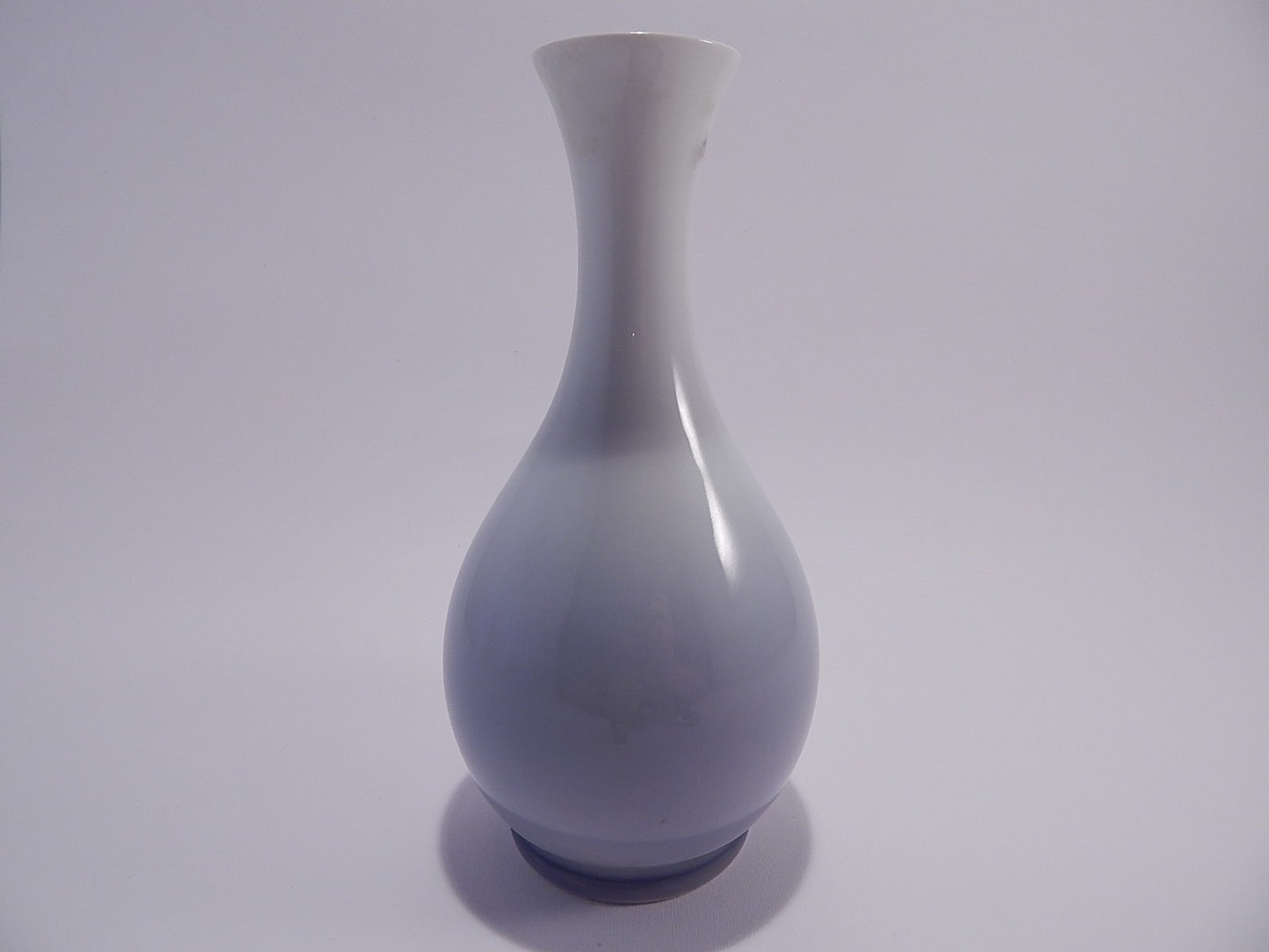 Royal Copenhagen Vaso in "Ramo con Fiori Bianchi" cod 53/51 decorazione porcellana da collezione, cm 22