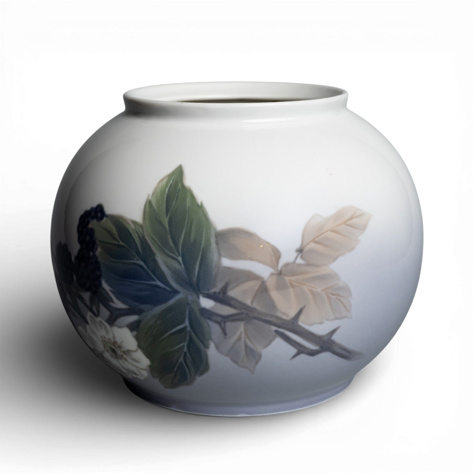 Vaso in "Ramo di More" cod 288-42 porcellana pezzo da collezione, cm 15