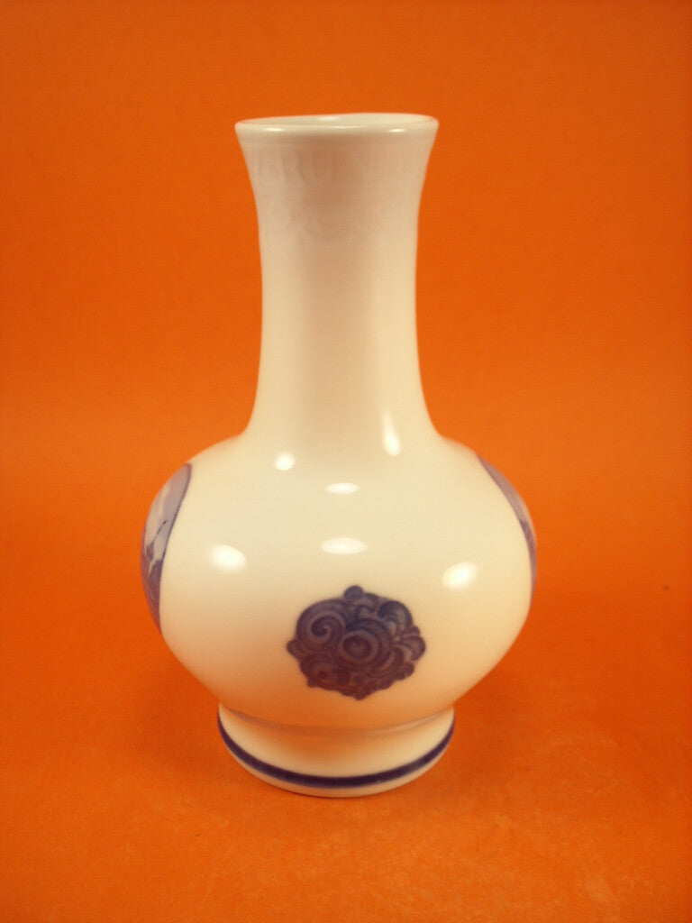 Vaso in "Rundskuendag 1917" cod 179 Royal Copenhagen porcellana autentica, cm 16
