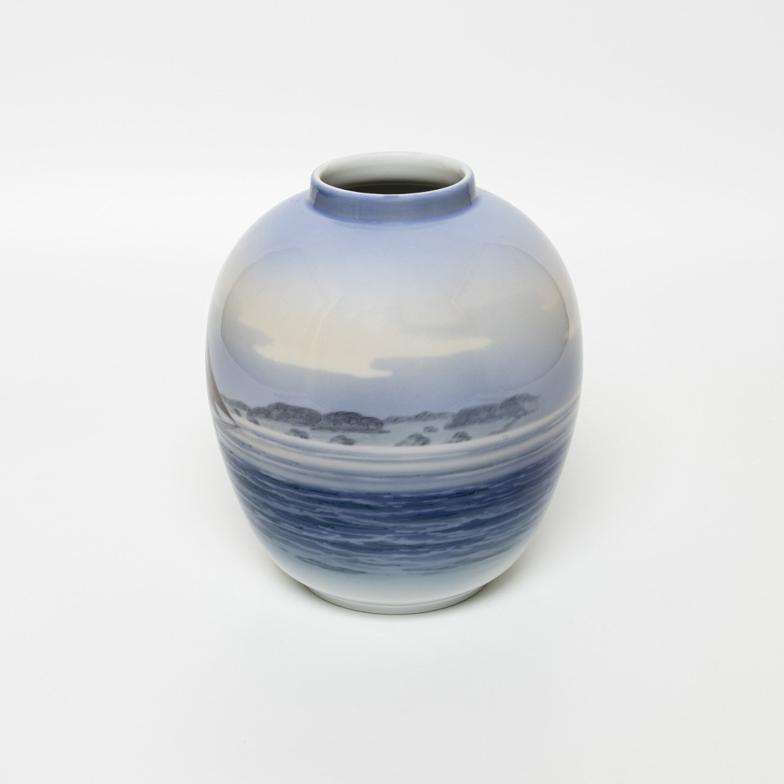 Vaso "Marina con Barca a Vela" cod 2824/1242 Royal Copenhagen porcellana autentica, cm 17