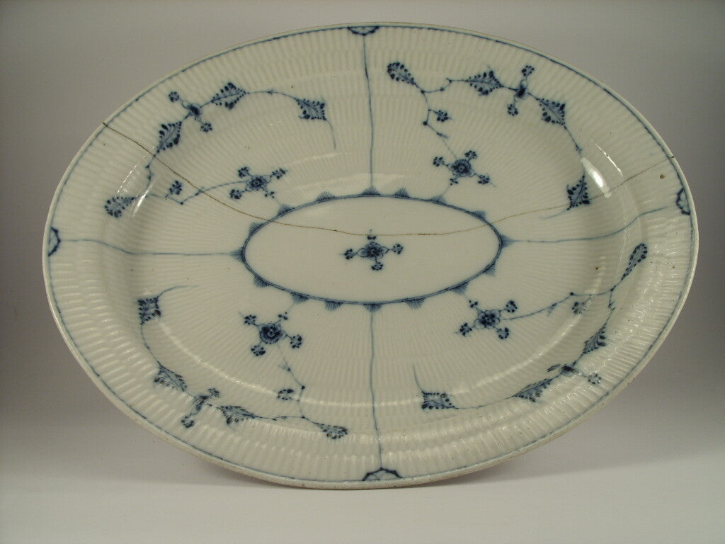 Marchio Royal Copenhagen con tre Linee Ondulate sul retro del vassoio