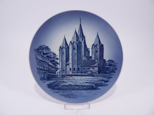 Royal Copenhagen Piatto Vor Frue Kirke Kalundborg, porcellana danese sottosmalto blu