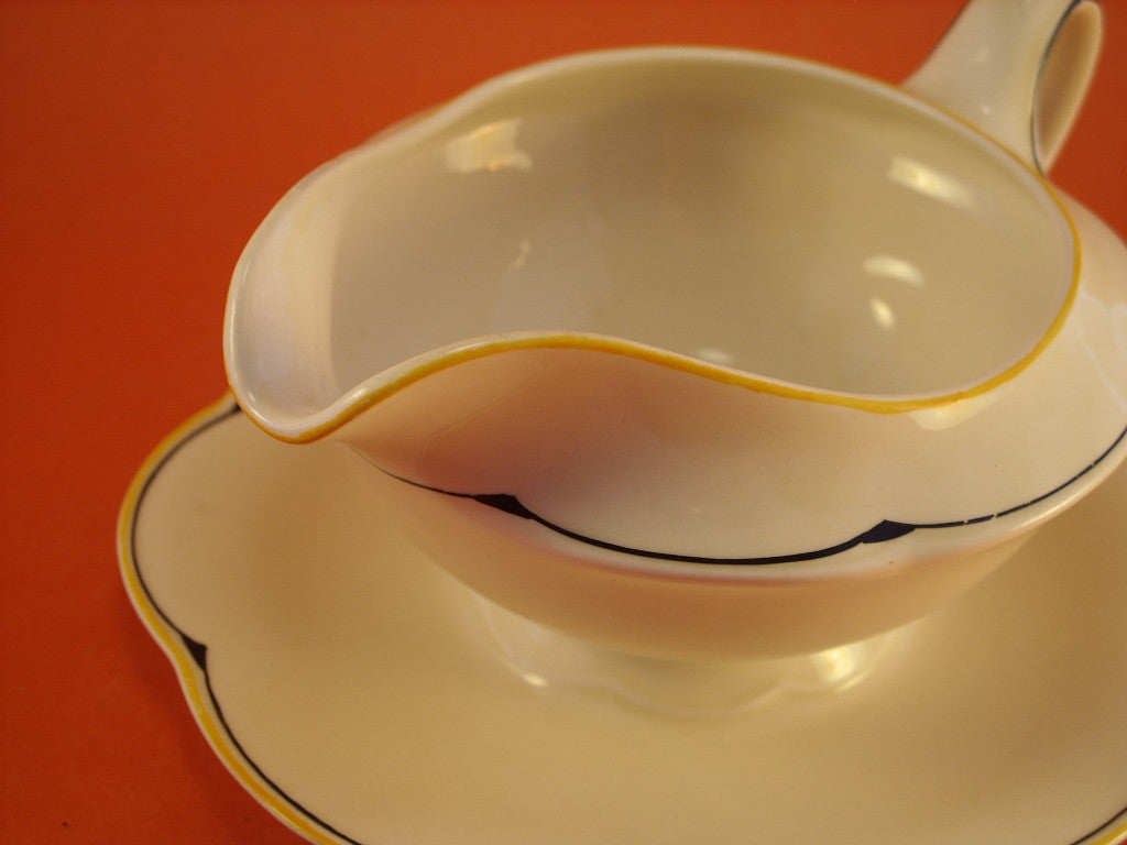 WOODS IVORY WARE ENGLAND SALSIERA ART DECO'