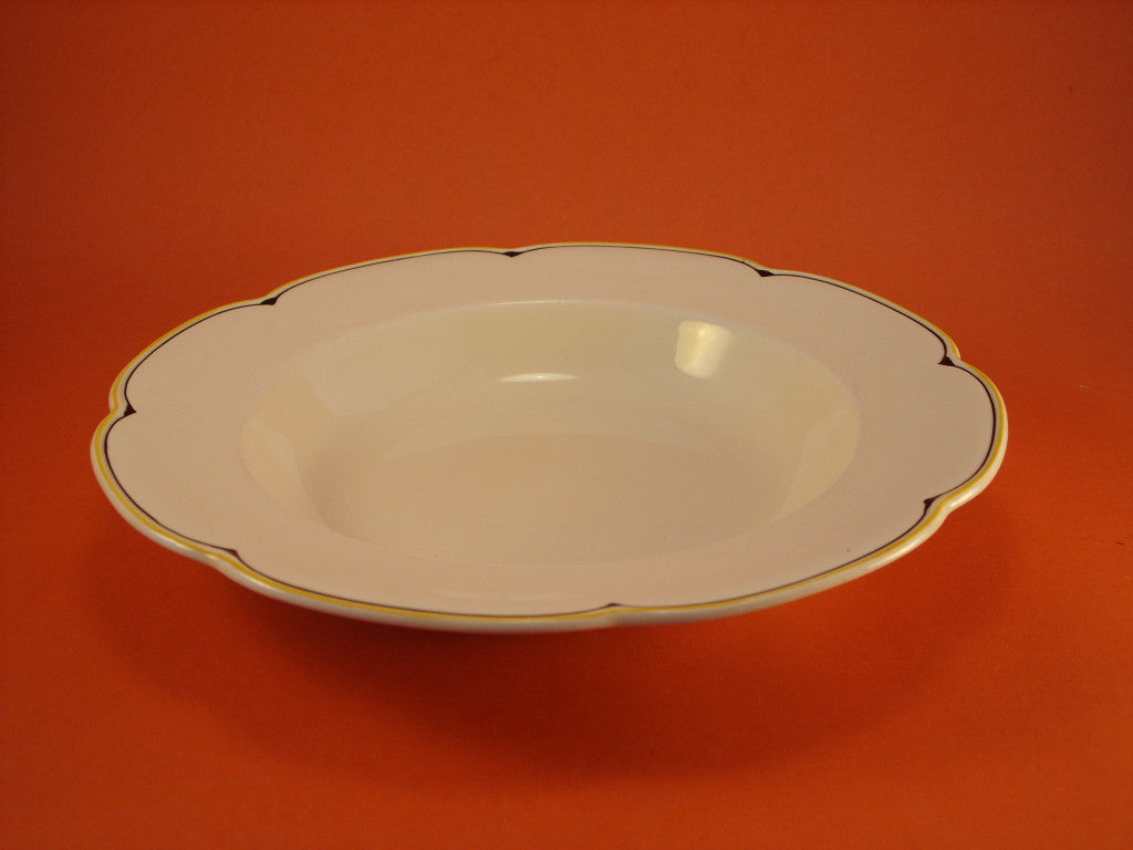 Ceramica inglese da servizio Woods Ivory Ware, piatto fondo d'epoca anni Trenta